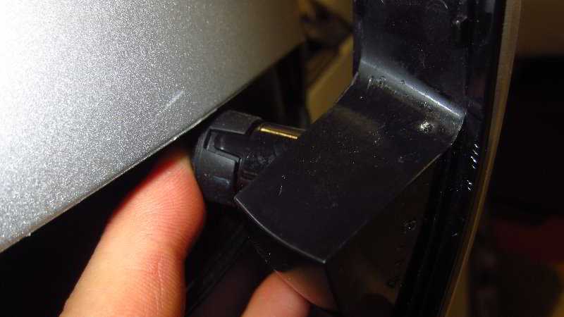 Ford-EcoSport-Side-View-Mirror-Turn-Signal-Light-Bulb-Replacement-Guide-019