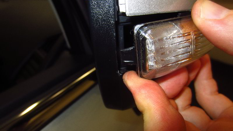 Ford-EcoSport-Side-View-Mirror-Turn-Signal-Light-Bulb-Replacement-Guide-021