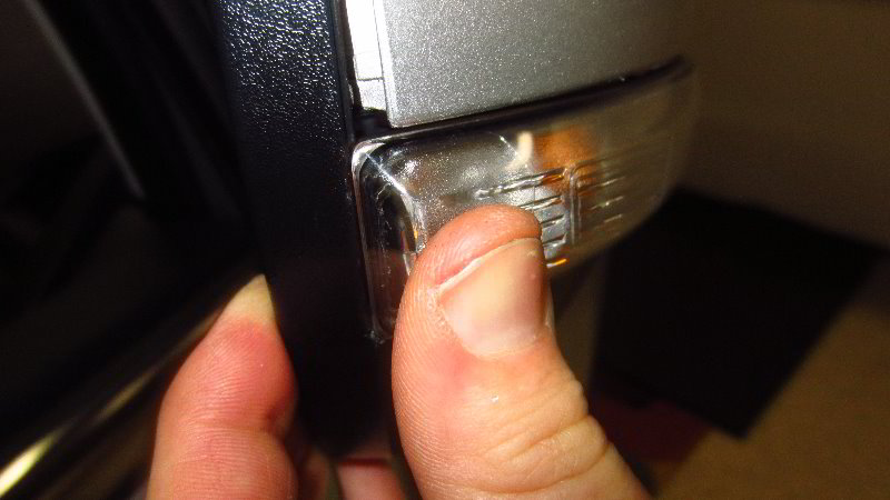 Ford-EcoSport-Side-View-Mirror-Turn-Signal-Light-Bulb-Replacement-Guide-023