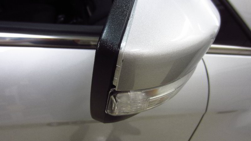 Ford-EcoSport-Side-View-Mirror-Turn-Signal-Light-Bulb-Replacement-Guide-027