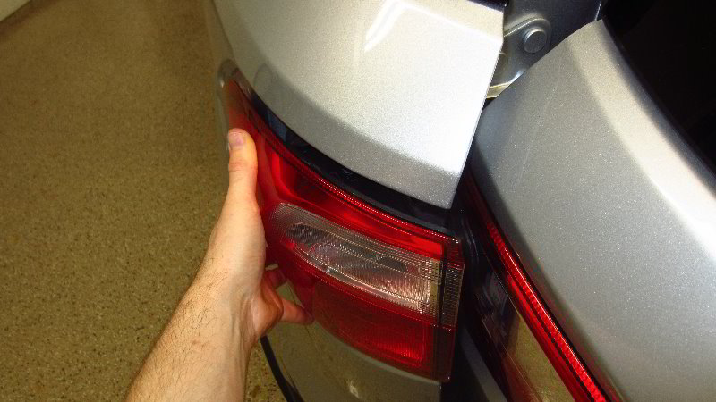 Ford-EcoSport-Tail-Light-Bulbs-Replacement-Guide-015