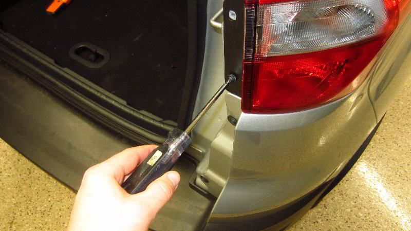 Ford-EcoSport-Tail-Light-Bulbs-Replacement-Guide-023