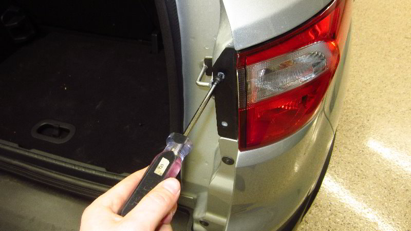 Ford-EcoSport-Tail-Light-Bulbs-Replacement-Guide-058