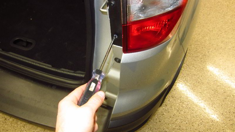 Ford-EcoSport-Tail-Light-Bulbs-Replacement-Guide-059