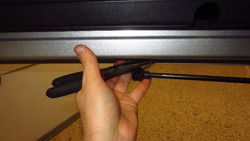 Ford-EcoSport-Tailgate-Strut-Replacement-Guide-005