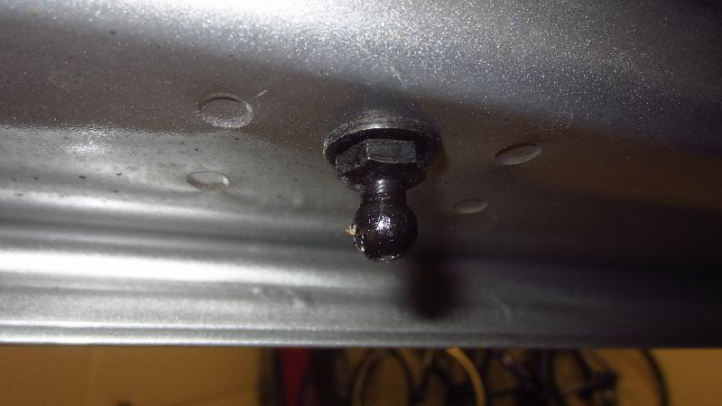 Ford-EcoSport-Tailgate-Strut-Replacement-Guide-006