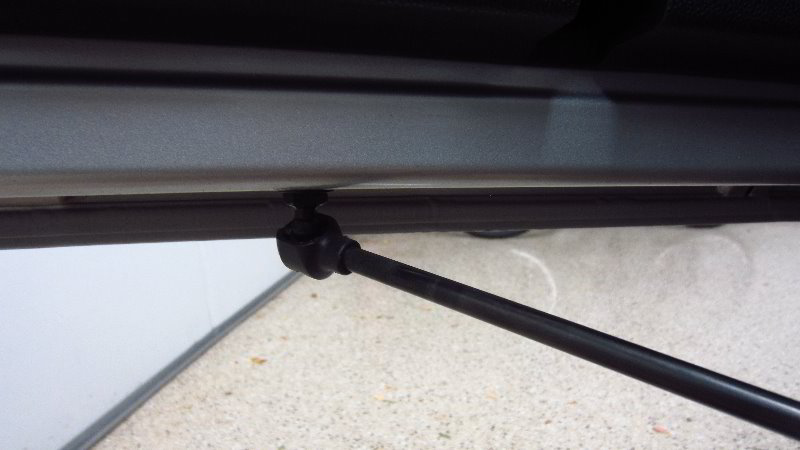 Ford-EcoSport-Tailgate-Strut-Replacement-Guide-010