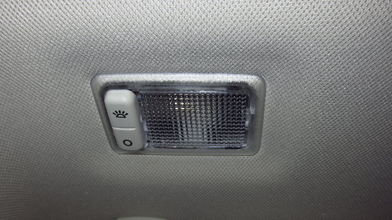 Ford-EcoSport-Vanity-Mirror-Light-Bulb-Replacement-Guide-003