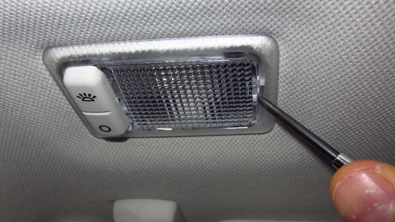 Ford-EcoSport-Vanity-Mirror-Light-Bulb-Replacement-Guide-004