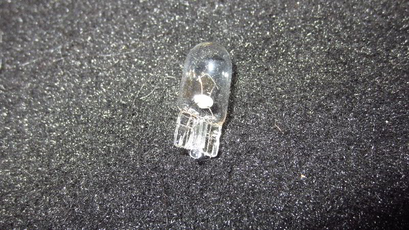 Ford-EcoSport-Vanity-Mirror-Light-Bulb-Replacement-Guide-008