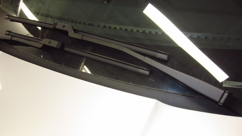 Ford-EcoSport-Windshield-Window-Wiper-Blades-Replacement-Guide-014