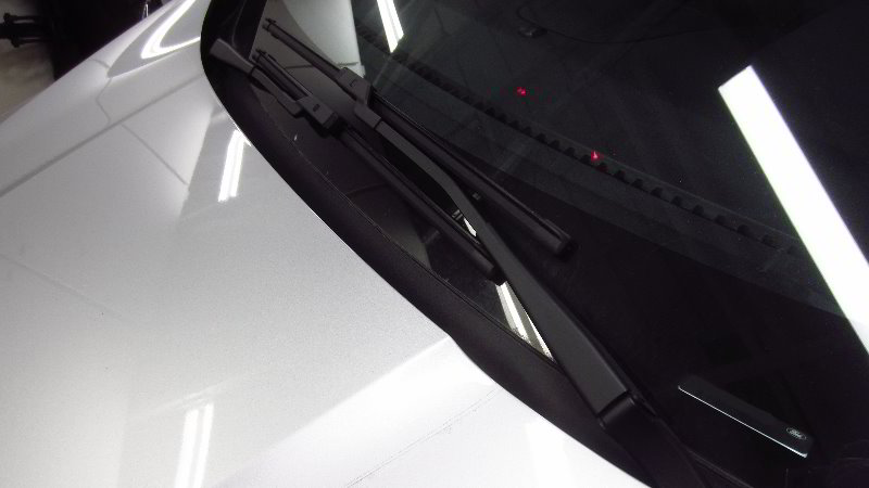 Ford-EcoSport-Windshield-Window-Wiper-Blades-Replacement-Guide-015