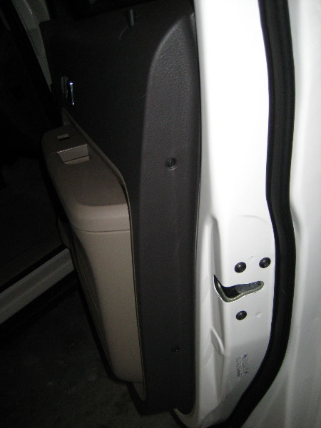 Ford-Edge-Front-Door-Speaker-Replacement-Guide-002