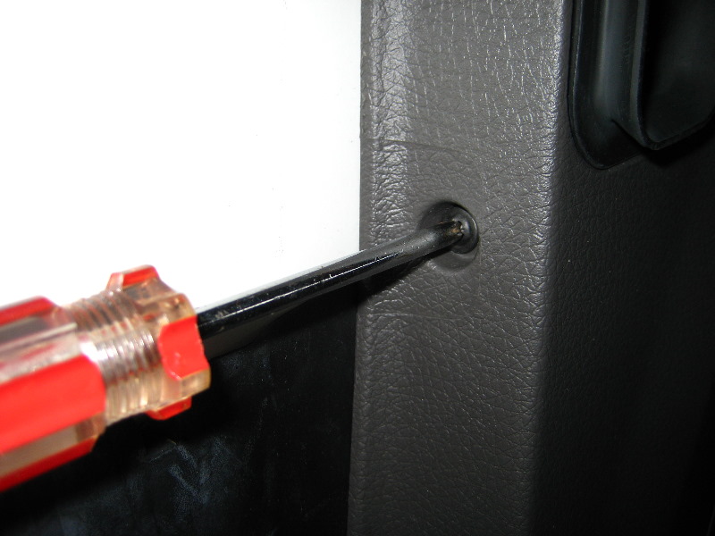 Ford-Edge-Front-Door-Speaker-Replacement-Guide-006