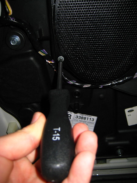 Ford-Edge-Front-Door-Speaker-Replacement-Guide-034