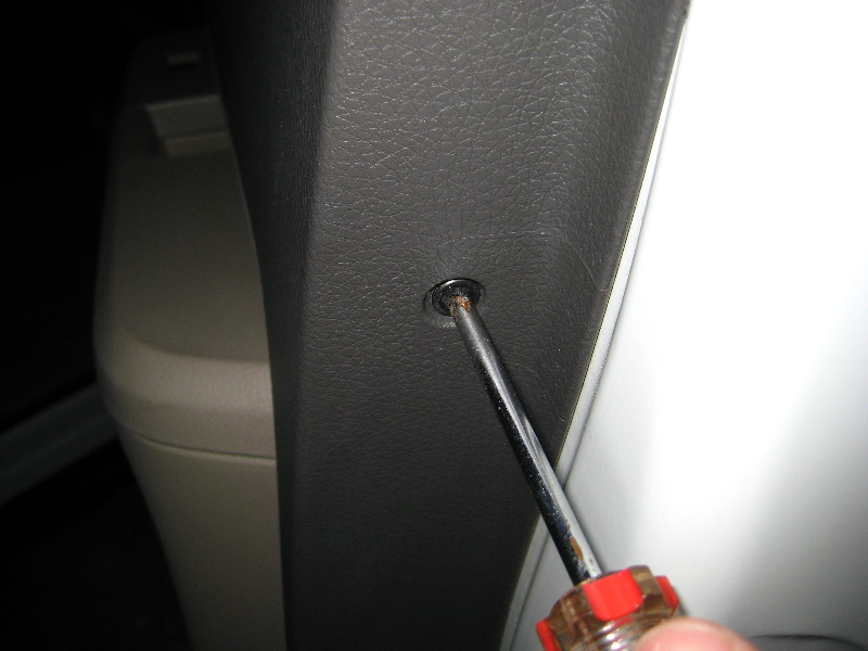 Ford-Edge-Power-Window-Motor-Replacement-Guide-003