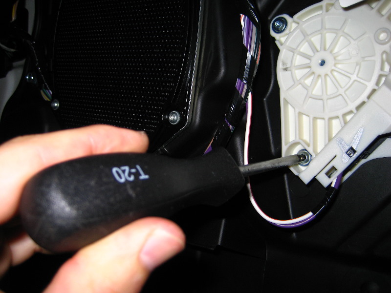 Ford-Edge-Power-Window-Motor-Replacement-Guide-033