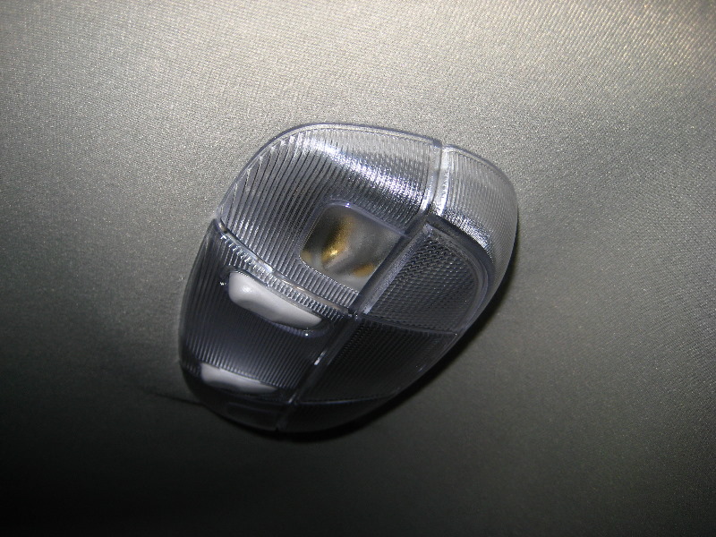 Ford-Edge-Rear-Dome-Light-Bulbs-Replacement-Guide-009