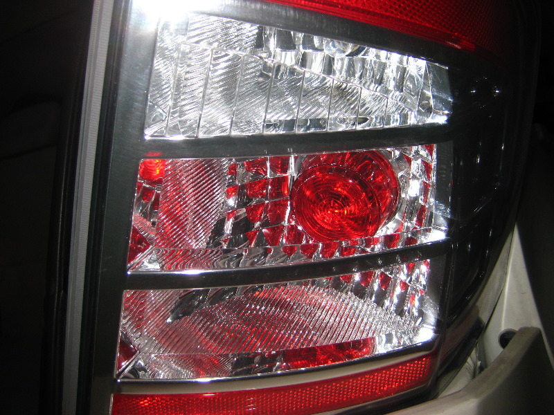 Ford-Edge-Tail-Light-Bulbs-Replacement-Guide-015