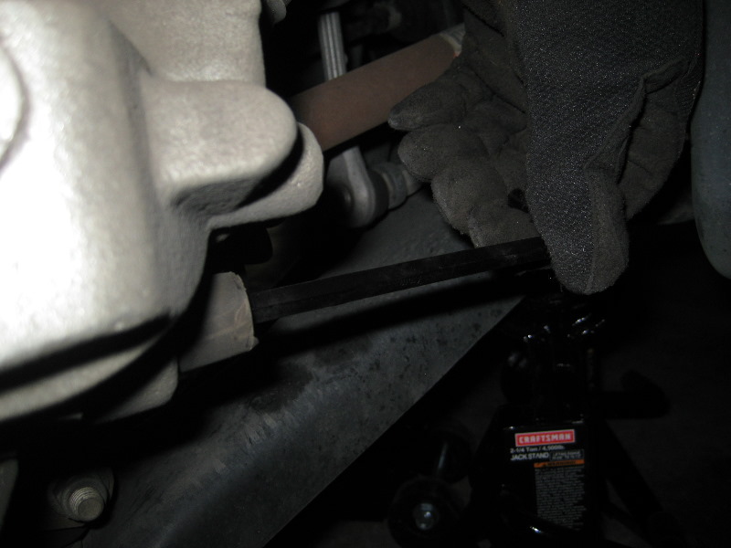 Ford-Escape-Front-Brake-Pads-Replacement-Guide-014