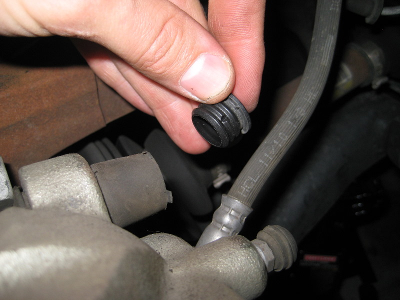 Ford-Escape-Front-Brake-Pads-Replacement-Guide-036