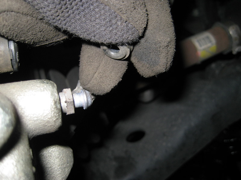 Ford-Escape-Front-Brake-Pads-Replacement-Guide-044