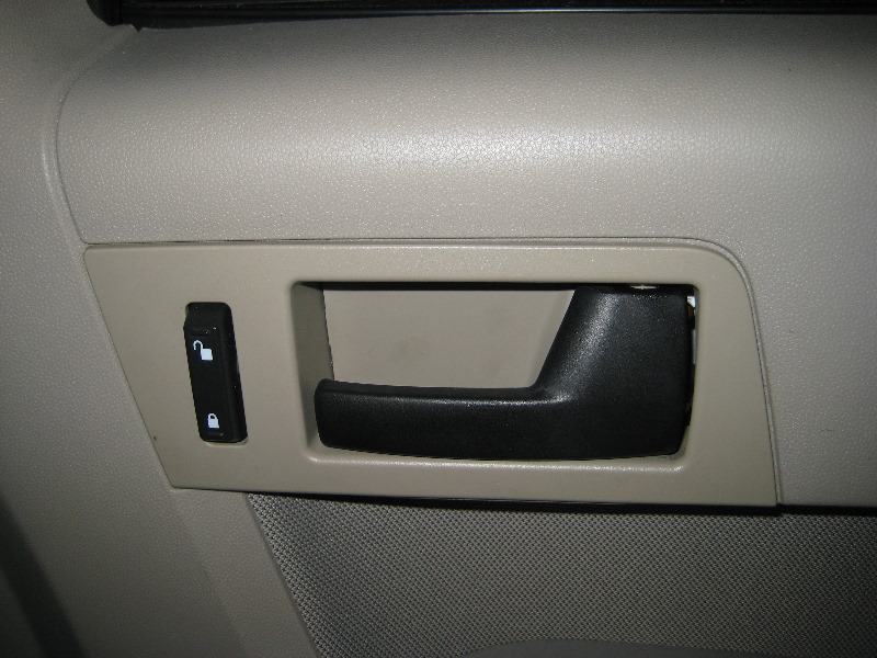 Ford-Escape-Interior-Door-Panel-Removal-Guide-041