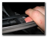 Ford-Escape-Rear-Wiper-Blade-Replacement-Guide-003