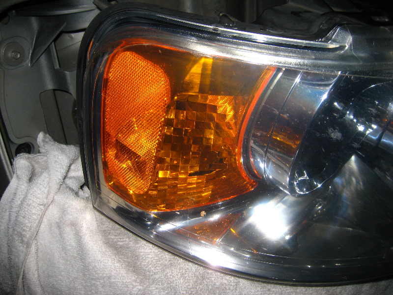 Ford-Expedition-Headlight-Bulbs-Replacement-Guide-025