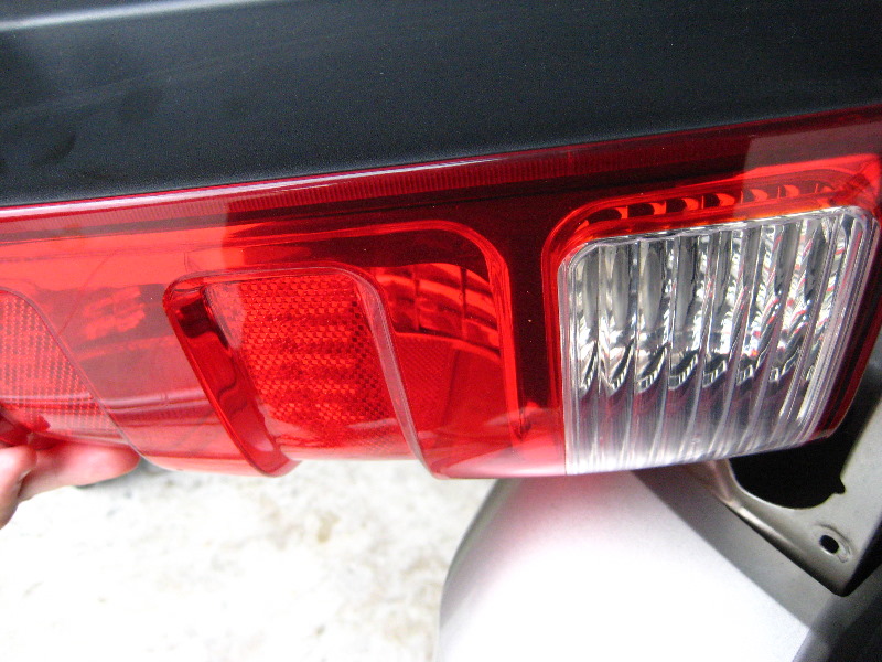 Ford expedition tail light bulb replacement #9