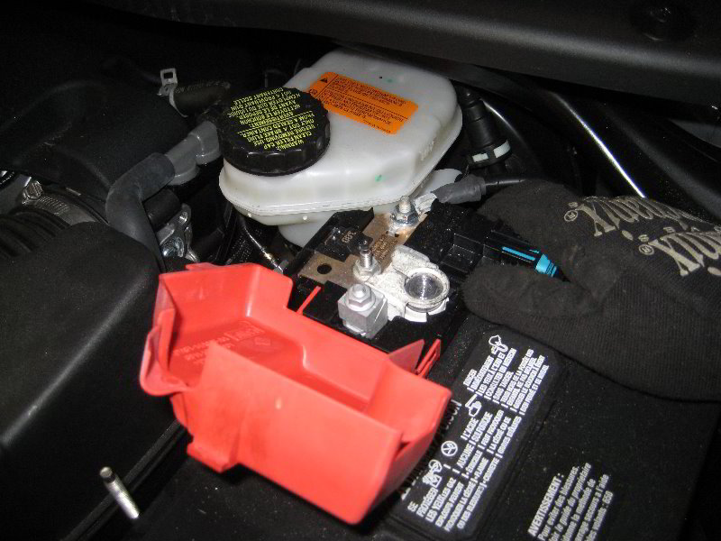 Ford-Explorer-12V-Automotive-Battery-Replacement-Guide-010