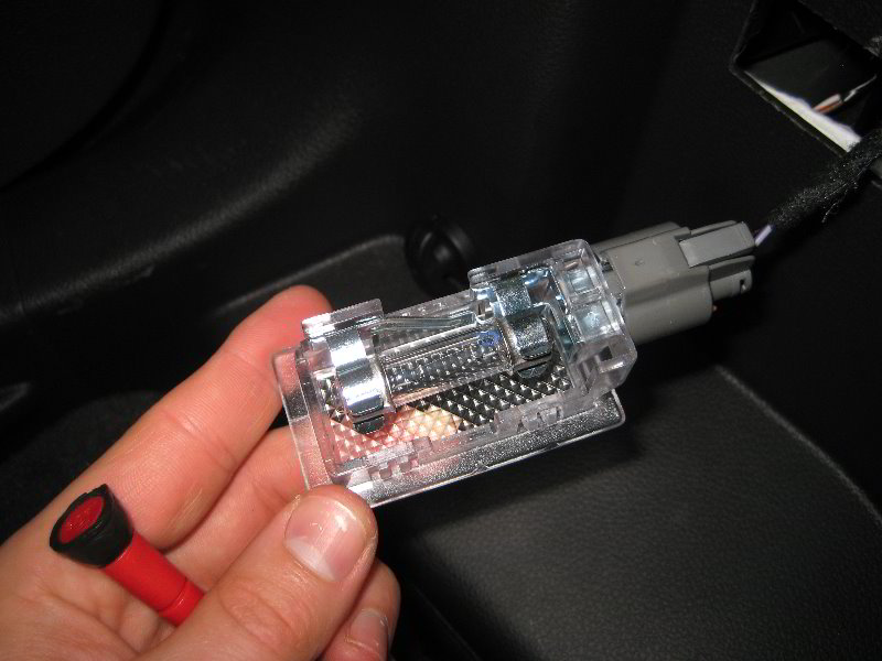 Ford-Explorer-Cargo-Area-Light-Bulb-Replacement-Guide-003