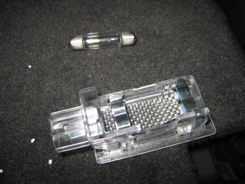 Ford-Explorer-Cargo-Area-Light-Bulb-Replacement-Guide-006