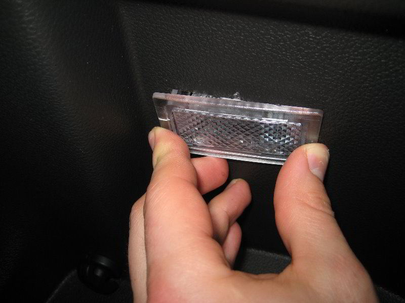 Ford-Explorer-Cargo-Area-Light-Bulb-Replacement-Guide-010