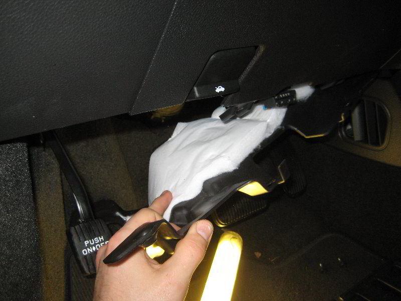 Ford-Explorer-Electrical-Fuse-Replacement-Guide-007