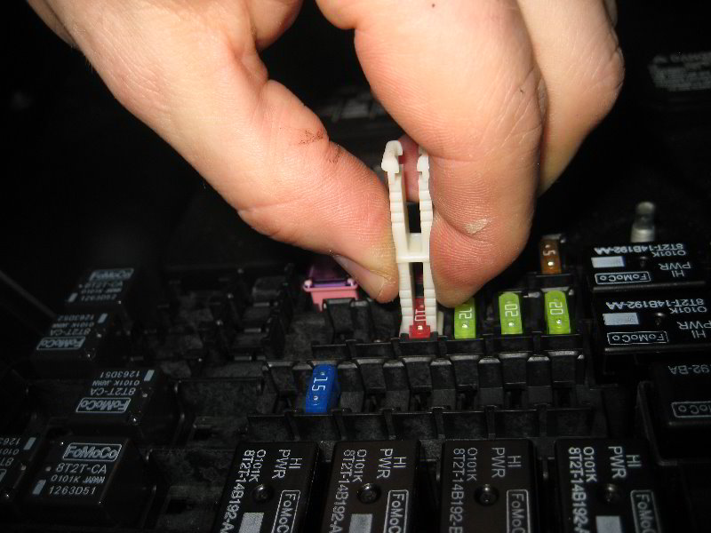Ford-Explorer-Electrical-Fuse-Replacement-Guide-013