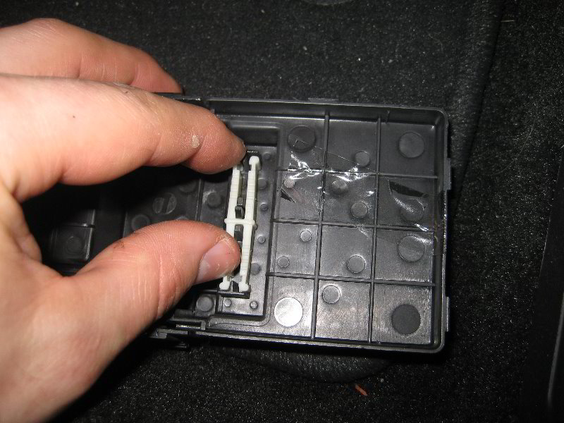 Ford-Explorer-Electrical-Fuse-Replacement-Guide-016