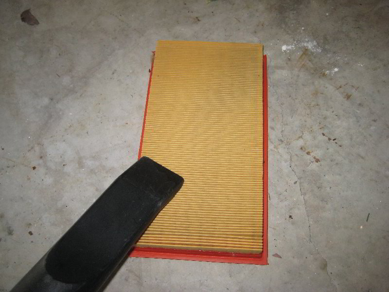 Ford-Explorer-Engine-Air-Filter-Replacement-Guide-009