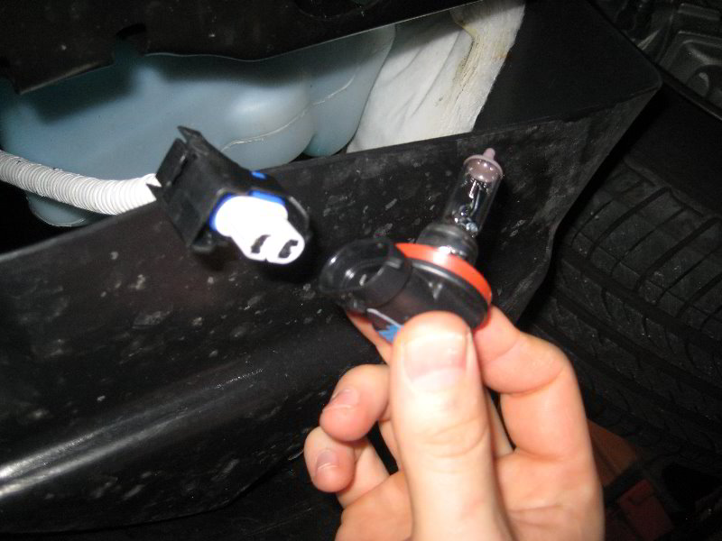 Ford-Explorer-Fog-Light-Bulbs-Replacement-Guide-005