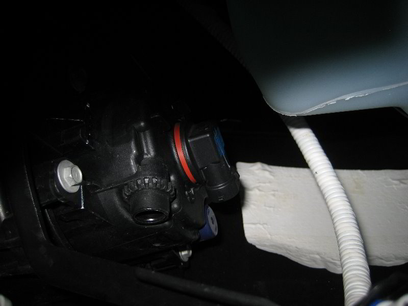 Ford-Explorer-Fog-Light-Bulbs-Replacement-Guide-008