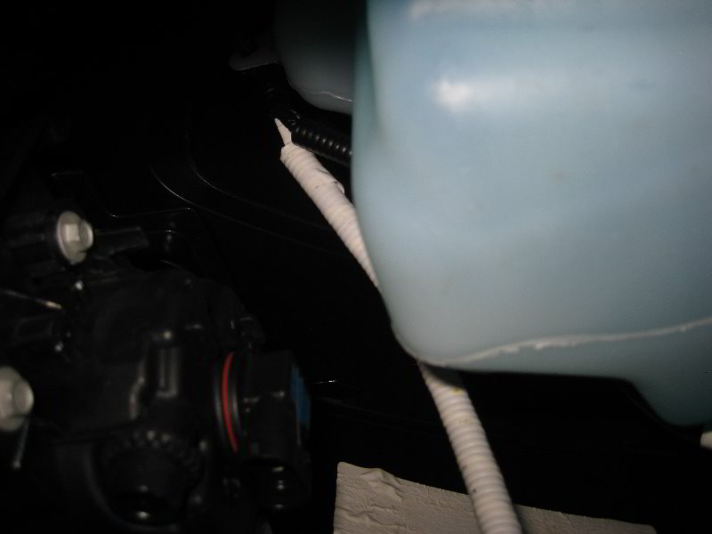 Ford-Explorer-Fog-Light-Bulbs-Replacement-Guide-009