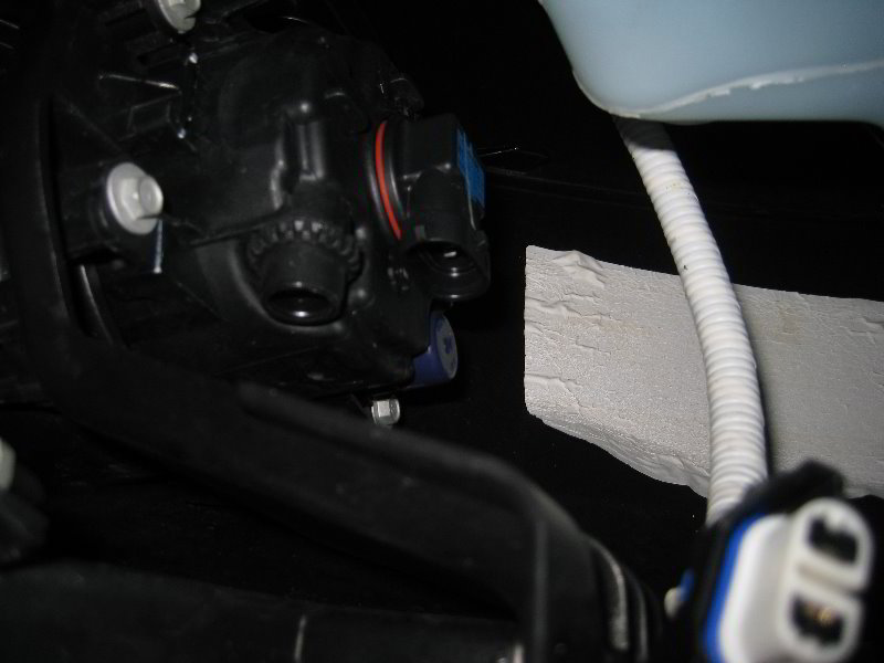 Ford-Explorer-Fog-Light-Bulbs-Replacement-Guide-010