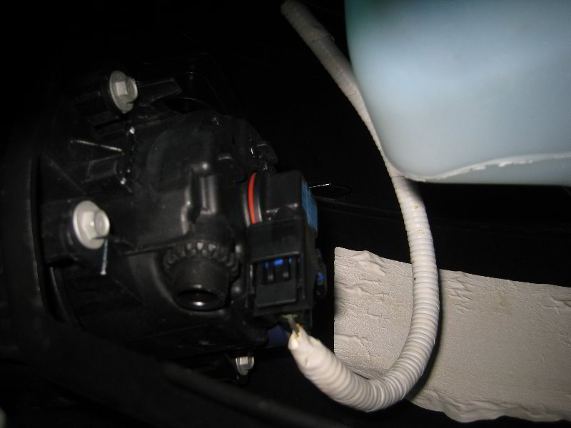 Ford-Explorer-Fog-Light-Bulbs-Replacement-Guide-011