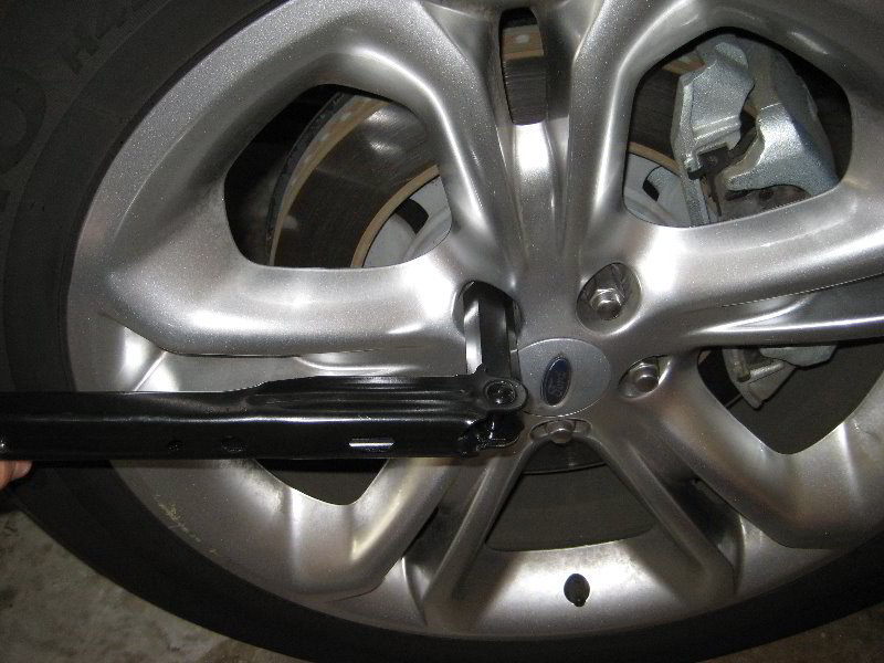 Ford-Explorer-Front-Brake-Pads-Replacement-Guide-002