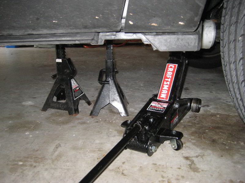 Ford-Explorer-Front-Brake-Pads-Replacement-Guide-003