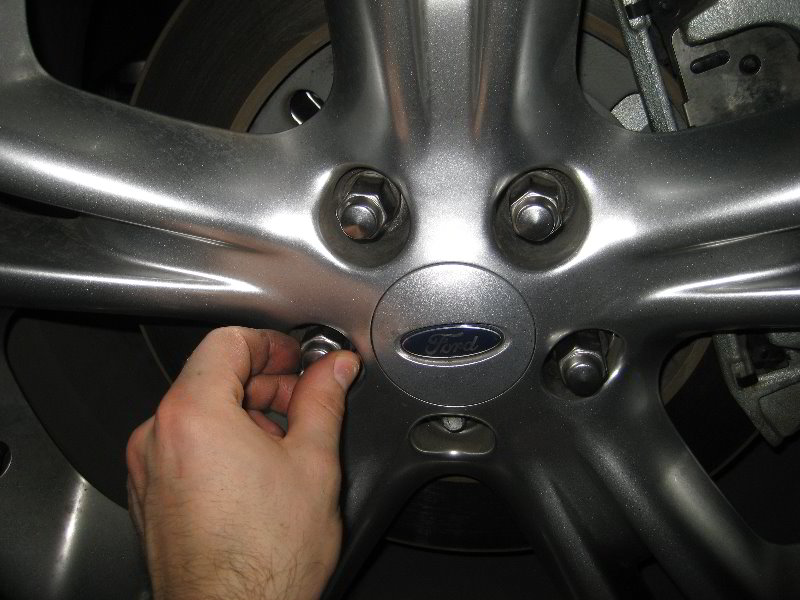 Ford-Explorer-Front-Brake-Pads-Replacement-Guide-035