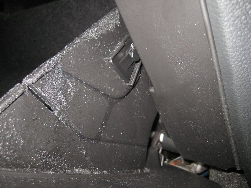 Ford-Explorer-HVAC-Cabin-Air-Filter-Replacement-Guide-004