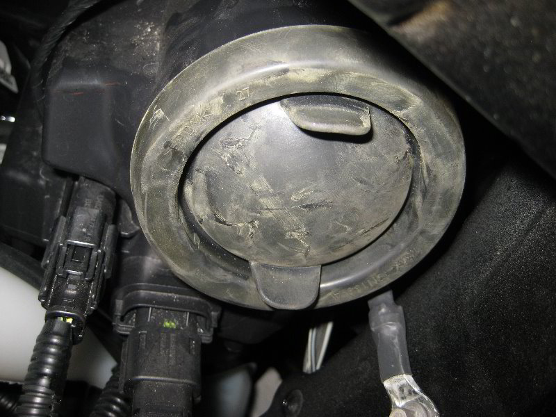 Ford-Explorer-Headlight-Bulbs-Replacement-Guide-013