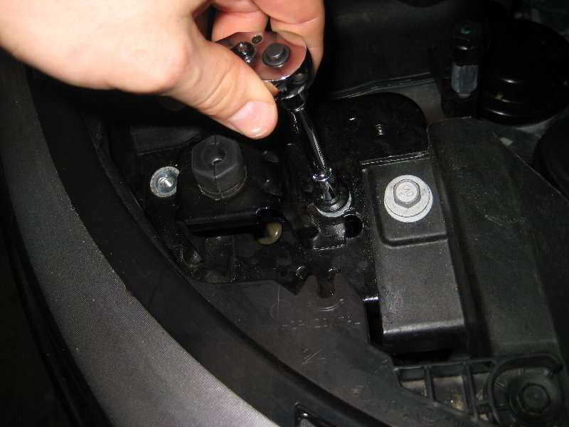 Ford-Explorer-Headlight-Bulbs-Replacement-Guide-019