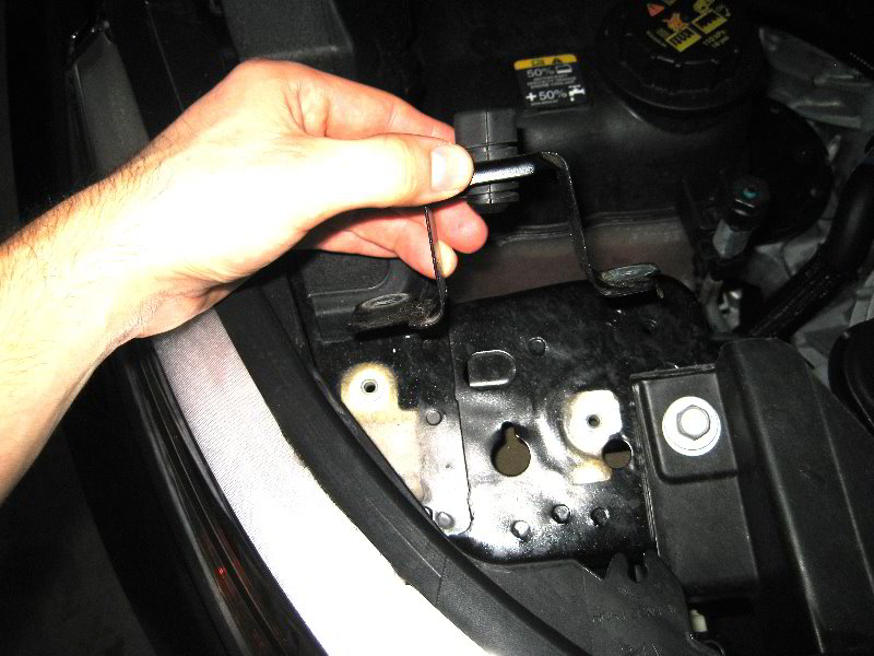 Ford-Explorer-Headlight-Bulbs-Replacement-Guide-020